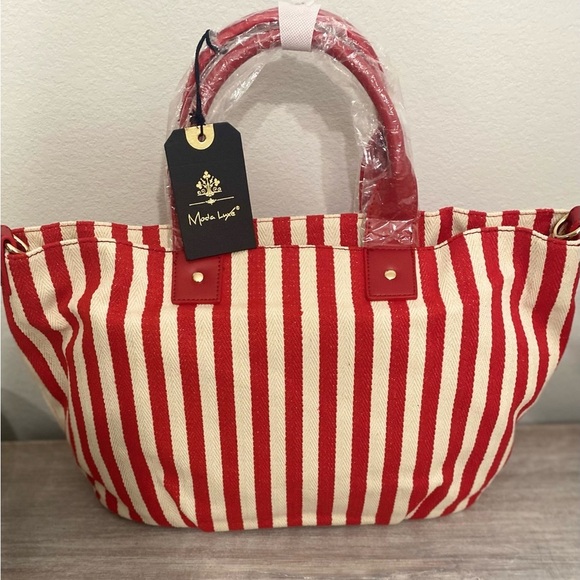 Moda Luxe Red & Cream Striped Canvas  Zip Tote Travel Beach Overnight Bag Purse - Picture 1 of 7